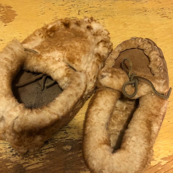 Real leather and fur moccasin slippers - Picture 3 of 5